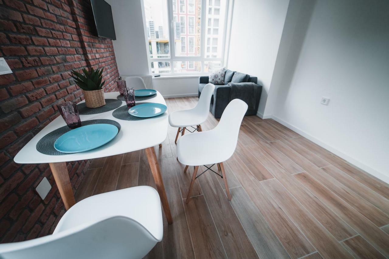 Kostjukowski Apartments Shevchenka 60 Lviv Buitenkant foto