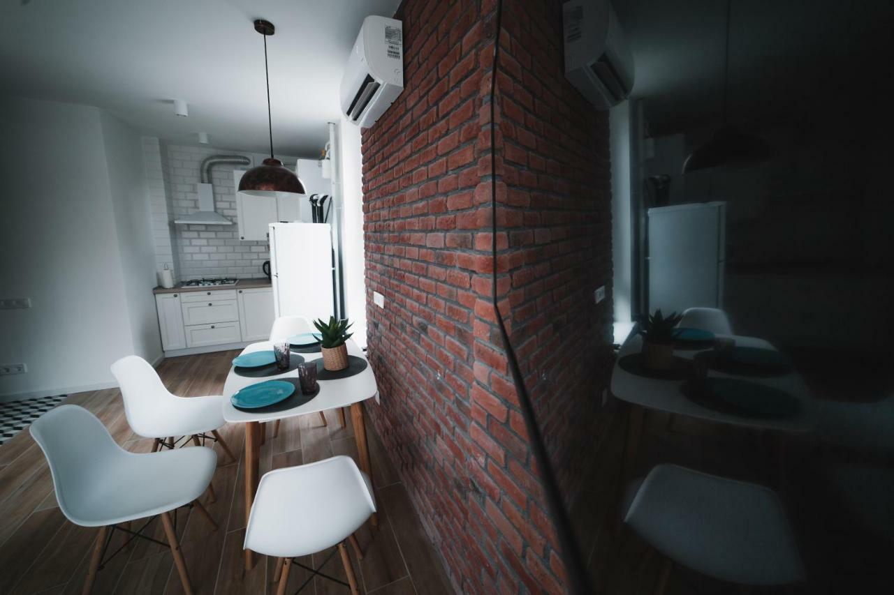 Kostjukowski Apartments Shevchenka 60 Lviv Buitenkant foto
